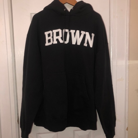 Other - Brown university sweater 🖤🤍🖤🤍🖤